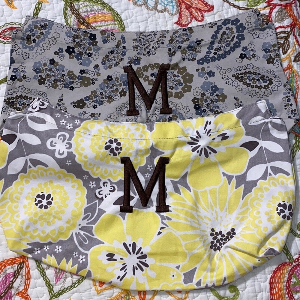 Thirty-one interchangeable M fitted purse skirts